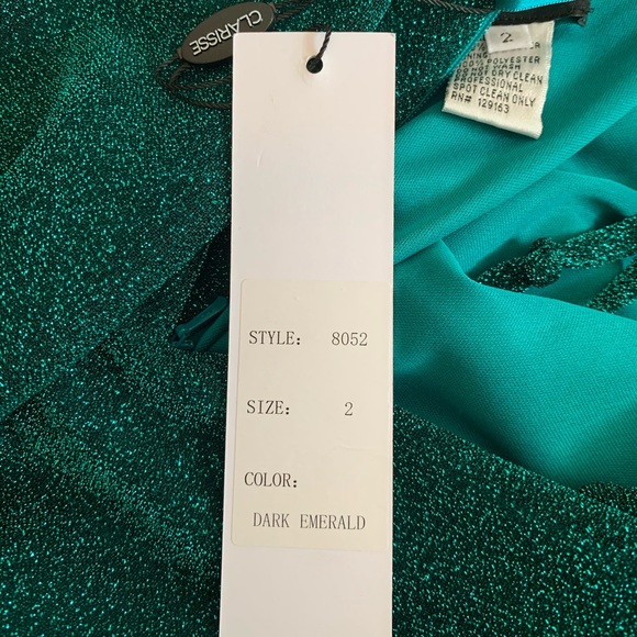 Emerald Green Prom Dress (size 2) - Picture 5 of 5